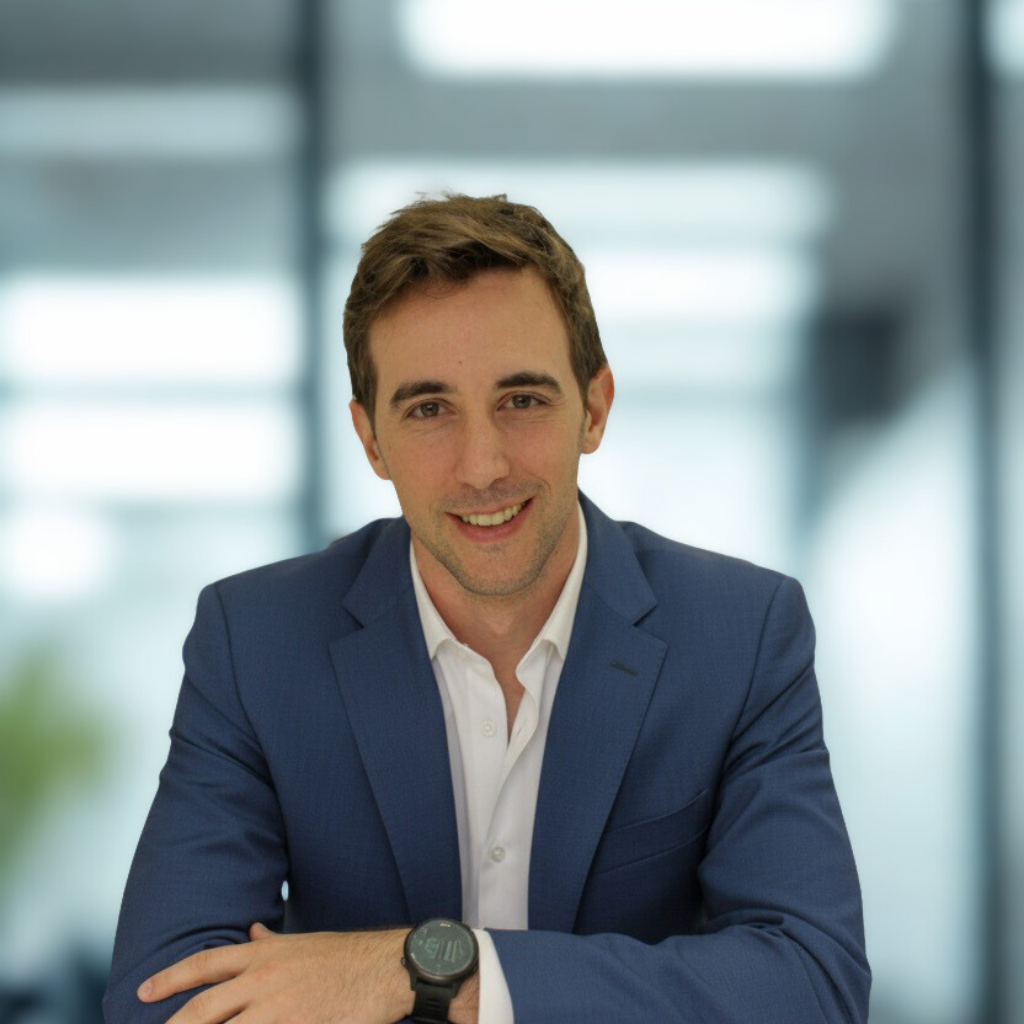 Rodrigo Cerezuela — Asesor Financiero y de Comercio Exterior